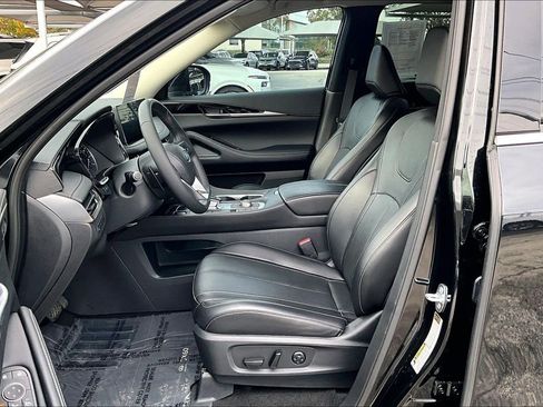 Certified 2025 INFINITI QX60 Pure image 38