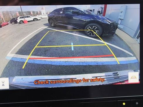 Used 2023 Toyota Highlander Limited image 12