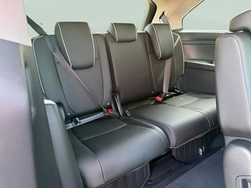 New 2026 Honda Odyssey Touring image 12