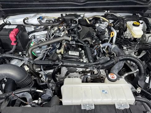 Used 2025 Toyota Tacoma TRD Off-Road w/ TRD Off Road Upgrade Package AWD/4WD image 9