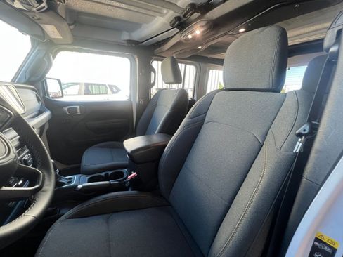Used 2025 Jeep Wrangler Unlimited Sport AWD/4WD image 36
