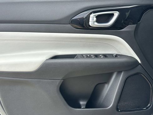 Used 2024 Jeep Compass Limited image 22