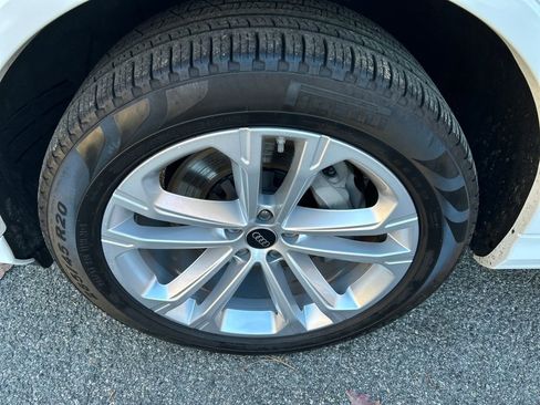 Used 2025 Audi Q7 3.0T Premium Plus image 11