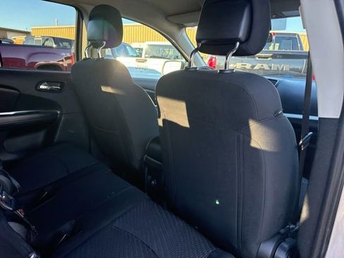 Used 2018 Dodge Journey SE image 13