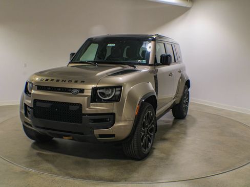 New 2026 Land Rover Defender 110 AWD/4WD image 1
