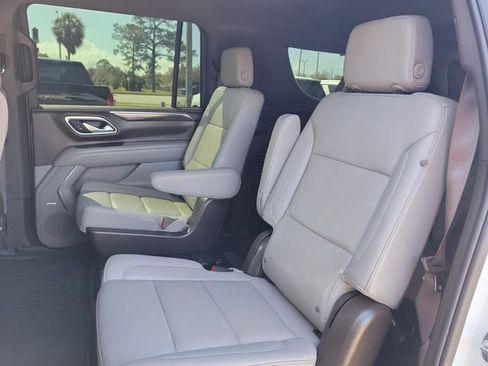 Certified 2022 Chevrolet Suburban LT w/ Luxury Package image 16