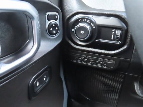 Used 2024 Jeep Wrangler Sport S image 24