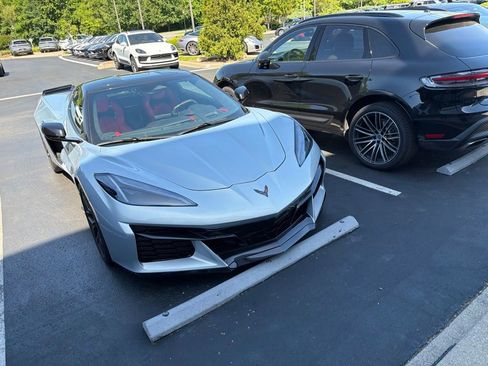Used 2024 Chevrolet Corvette Z06 RWD image 3