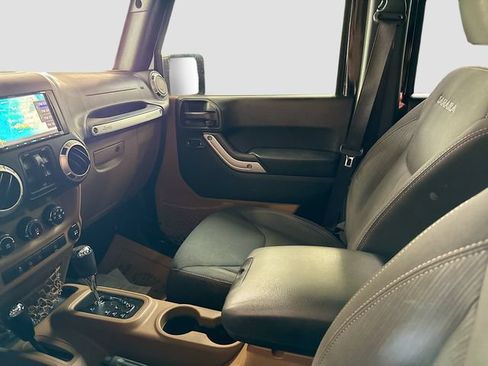 Used 2017 Jeep Wrangler Unlimited Sahara AWD/4WD image 20