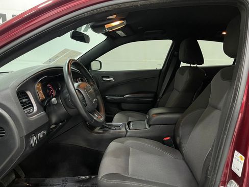 Used 2018 Dodge Charger SXT w/ Blacktop Package image 12