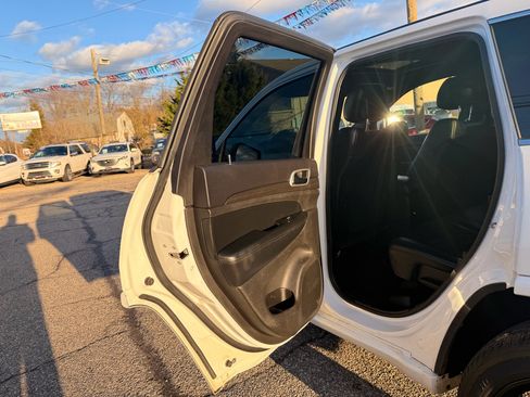 Used 2015 Jeep Grand Cherokee Altitude image 11
