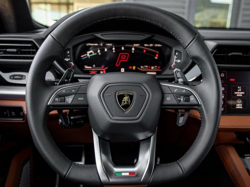 Used 2026 Lamborghini Urus SE image 25