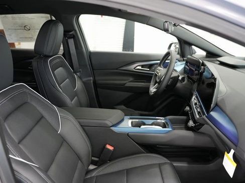 New 2026 Chevrolet Equinox EV LT image 22