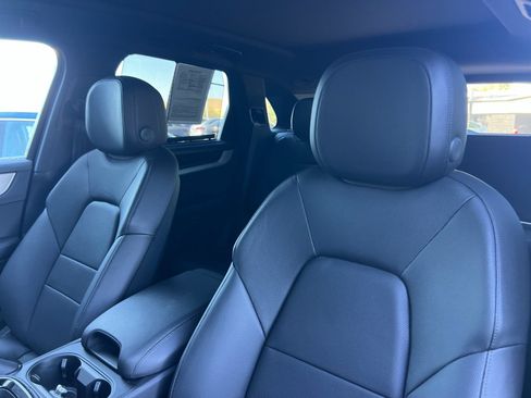 Certified 2026 Porsche Cayenne S AWD/4WD image 6