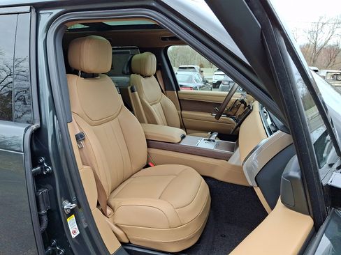 New 2026 Land Rover Range Rover Long Wheelbase SE AWD/4WD image 3