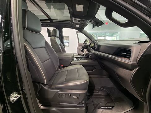 Used 2025 Chevrolet Tahoe Premier AWD/4WD image 13