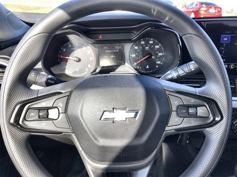 Used 2024 Chevrolet Trax LS w/ LS Convenience Package image 14