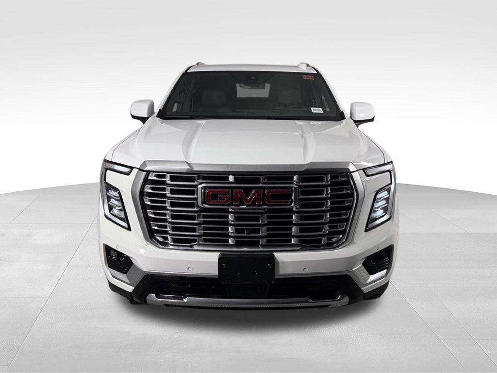 Used 2025 GMC Yukon XL Denali AWD/4WD image 4