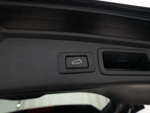 Used 2016 Subaru Forester 2.5i Limited image 16