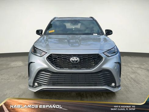 Used 2023 Toyota Highlander XSE image 2