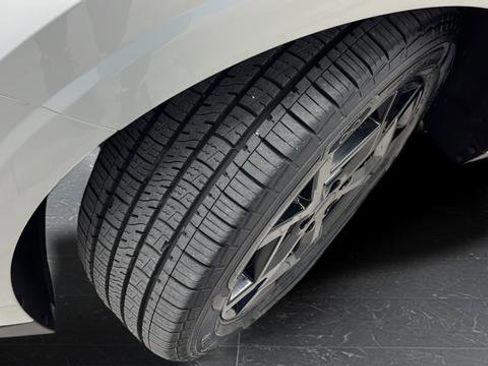 Certified 2025 Kia Carnival SX Prestige FWD image 41