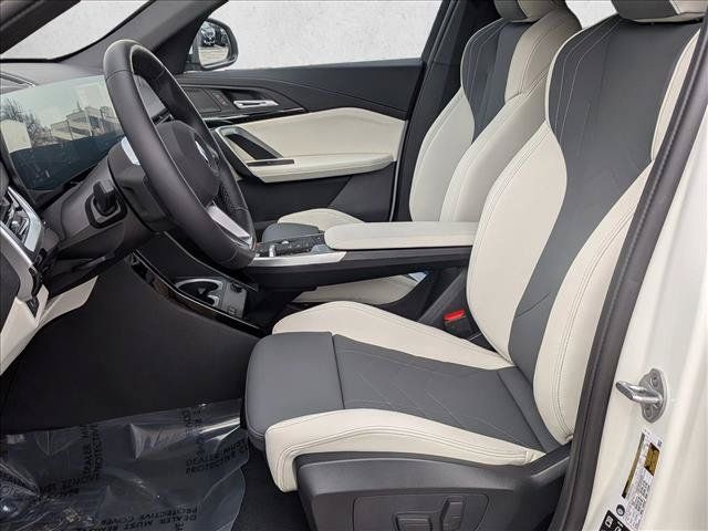 Used 2026 BMW X2 xDrive28i w/ Technology Package AWD/4WD image 4