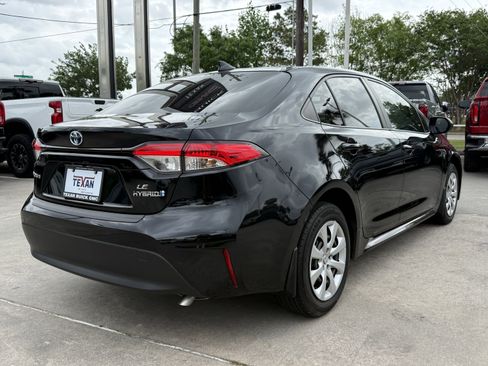Used 2024 Toyota Corolla LE image 5