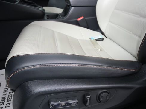 Used 2023 Honda CR-V Sport Touring image 10