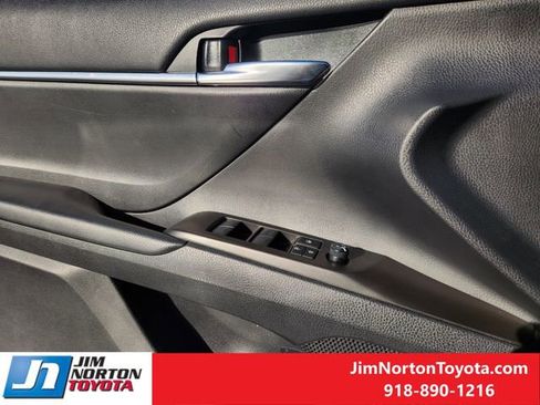 Used 2024 Toyota Camry SE image 25