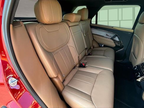 Used 2025 Land Rover Range Rover Sport SE image 28