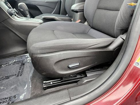 Used 2016 Chevrolet Cruze LT image 13