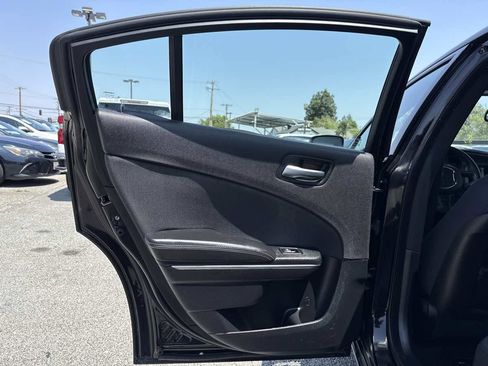 Used 2015 Dodge Charger SE w/ Sport Appearance Group RWD image 10