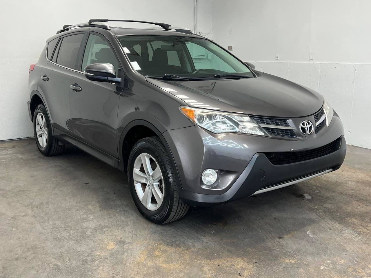 Used 2013 Toyota RAV4 XLE FWD image 3