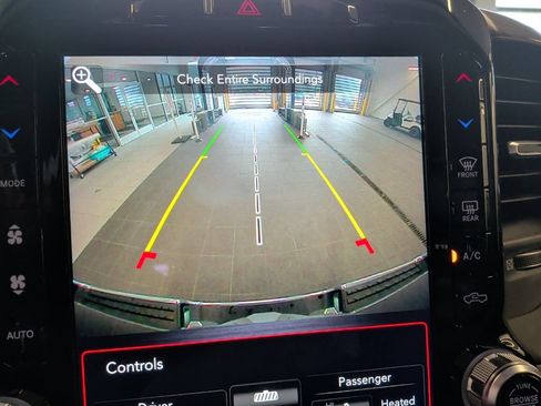 Used 2020 RAM 1500 Laramie AWD/4WD image 9