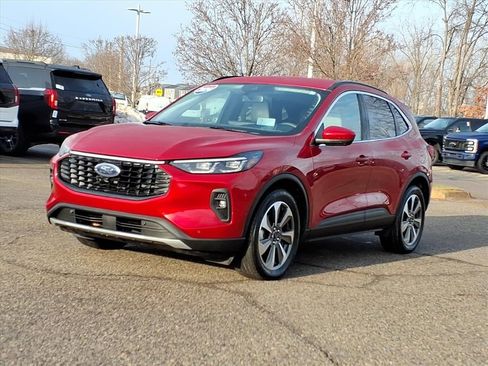 Used 2024 Ford Escape Platinum w/ Premium Technology Package image 3