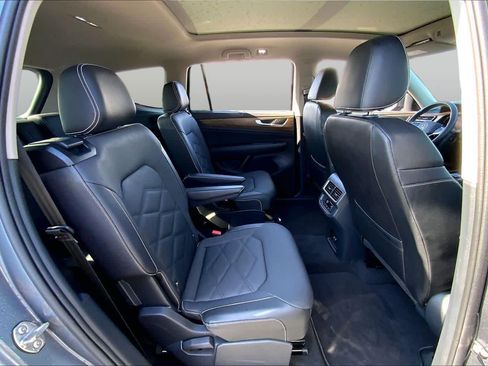Used 2024 Volkswagen Atlas SE AWD/4WD image 20
