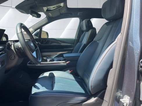 Certified 2025 Cadillac Escalade IQ Luxury 2 w/ LPO, Premium Carpet Package AWD/4WD image 10