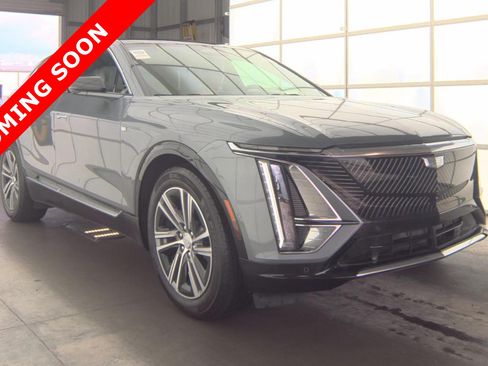 Used 2023 Cadillac Lyriq 2WD image 3