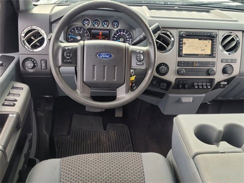 Used 2016 Ford F250 XLT w/ XLT Premium Package image 10