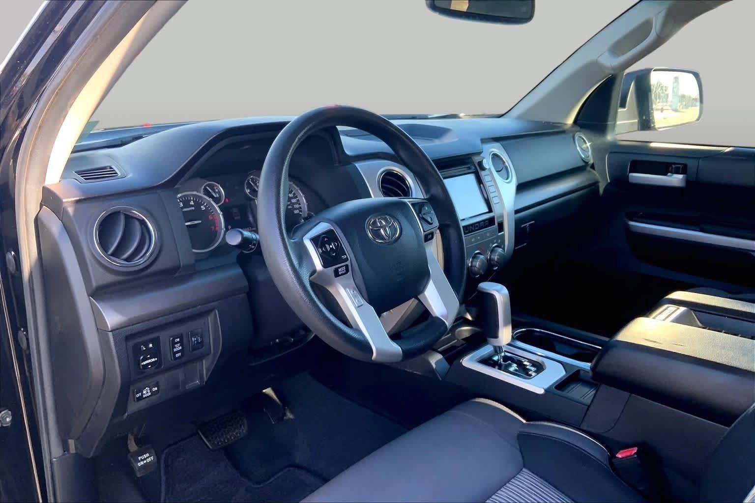 Used 2014 Toyota Tundra SR5 w/ SR5 Upgrade Package AWD/4WD image 18