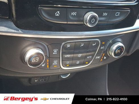 Used 2022 Chevrolet Traverse RS AWD/4WD image 19