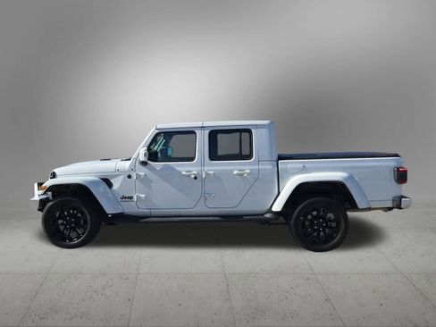 Used 2023 Jeep Gladiator Overland image 3