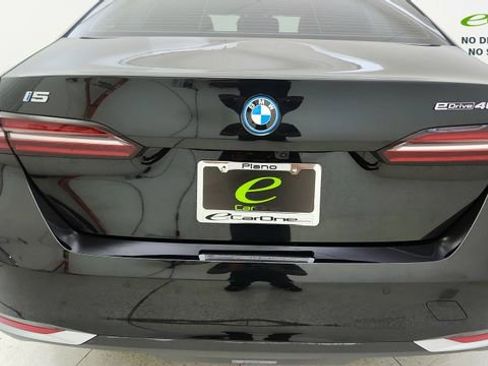 Used 2024 BMW i5 eDrive40i w/ Convenience Package RWD image 12