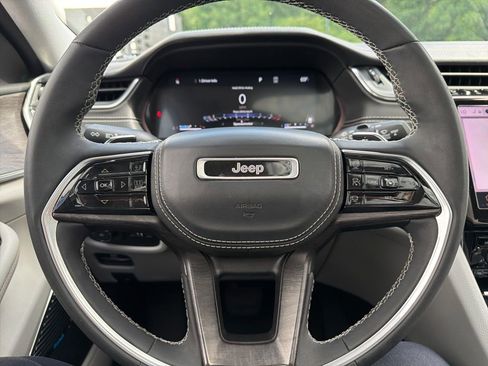 Certified 2023 Jeep Grand Cherokee L Overland w/ Rear Seat Video Group I AWD/4WD image 71