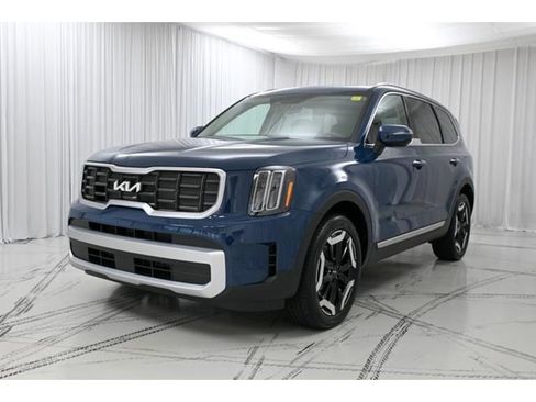 New 2025 Kia Telluride S image 4