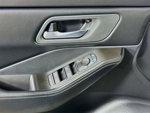 Certified 2026 Nissan Rogue SV image 15