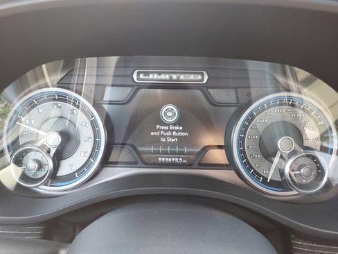 Used 2022 RAM 1500 Limited AWD/4WD image 14