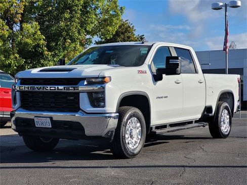 Used 2020 Chevrolet Silverado 2500 LT w/ Z71 Off-Road Package image 10