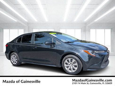Used 2021 Toyota Corolla LE FWD image 1