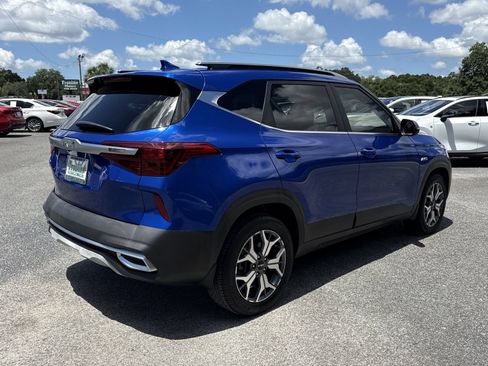 Used 2022 Kia Seltos EX AWD/4WD image 5